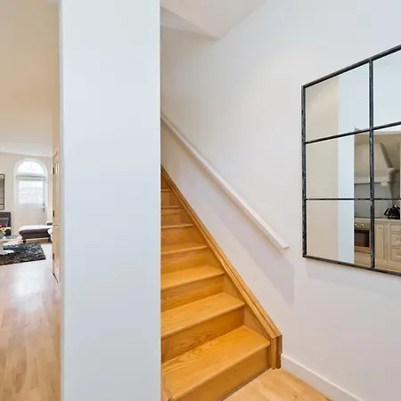 The John Lennon - Hiphipstay Guest house 4*