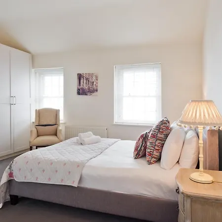 The John Lennon - Hiphipstay Guest house